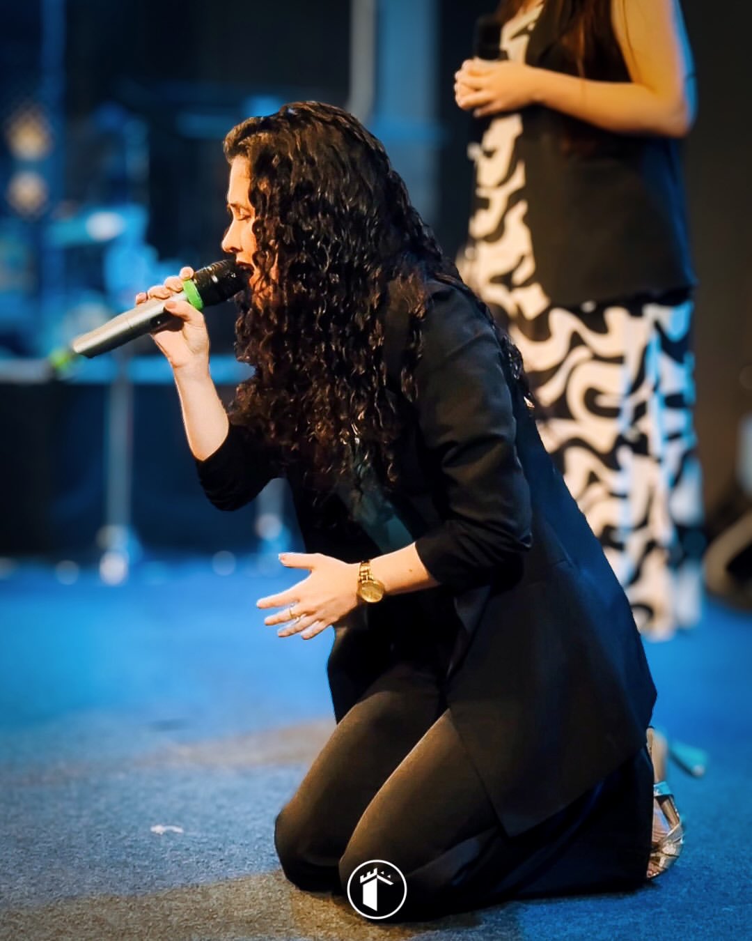 MIN. LOUVOR
